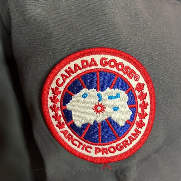 ❄️ AUTHENTIC WOMENS CANADA 🇨🇦 GOOSE FUSION FIT XS ❄️ *SEE DESCRIPTION* - Picture 6 of 17
